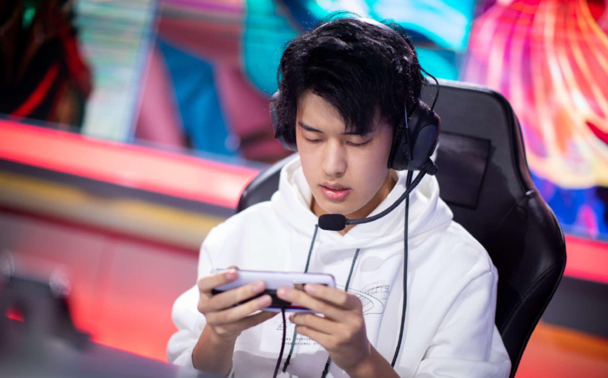 Fnatic负于Rogue，Upset状态回暖难救主的简单介绍