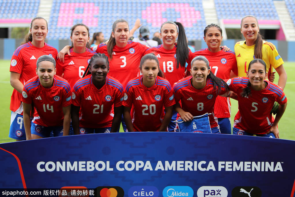 绿茵场上的精彩对决女子足球赛事精彩瞬间 绿茵场上的精彩对决女子足球赛事精彩瞬间