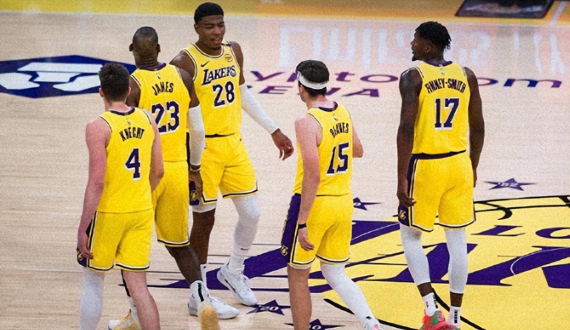 湖人大胜凯尔特人,赢得十连胜 湖人大胜凯尔特人,赢得十连胜