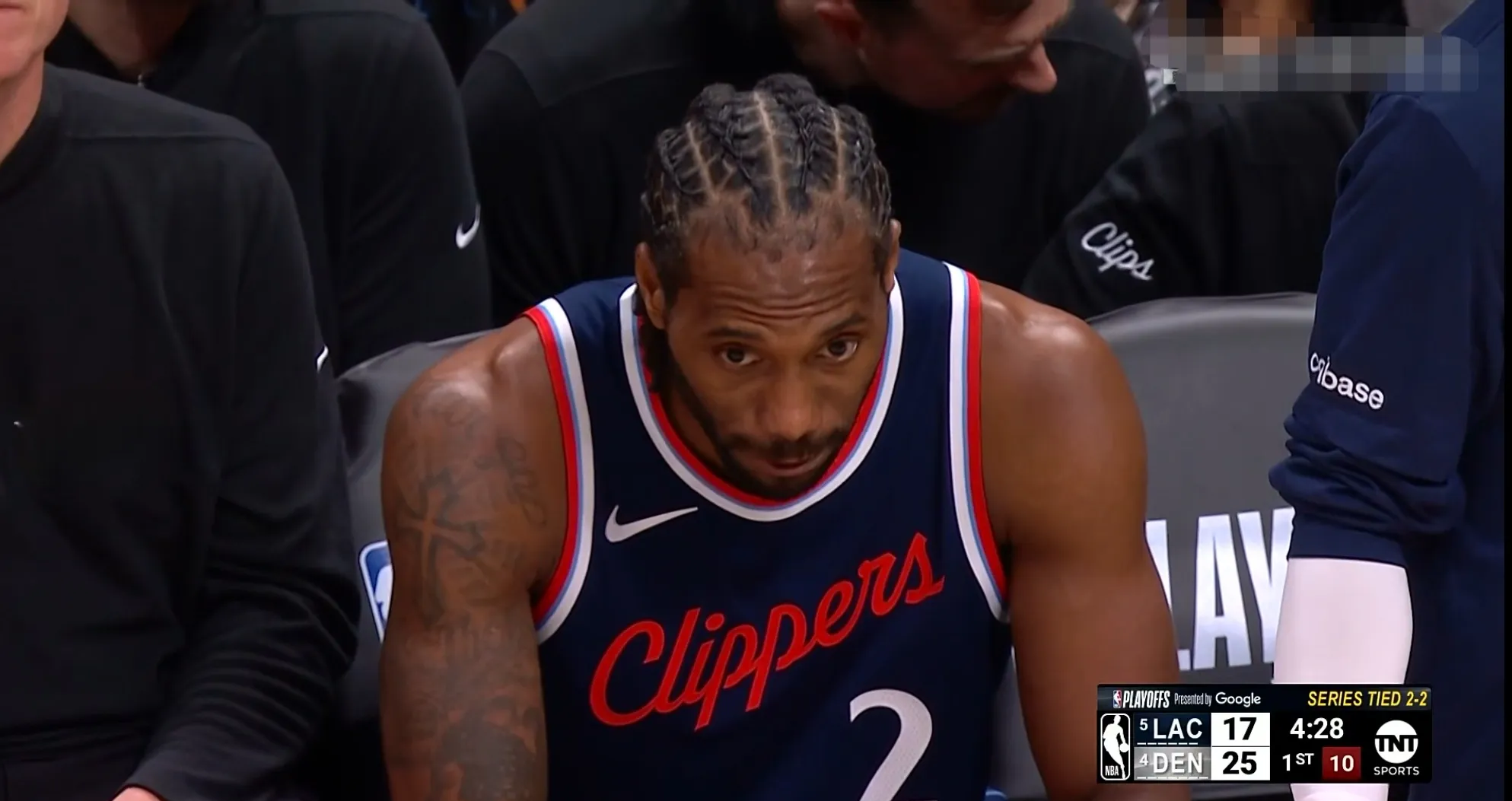 快船主场战胜开拓者,伦纳德砍下29分表现出色 快船主场战胜开拓者,伦纳德砍下29分表现出色