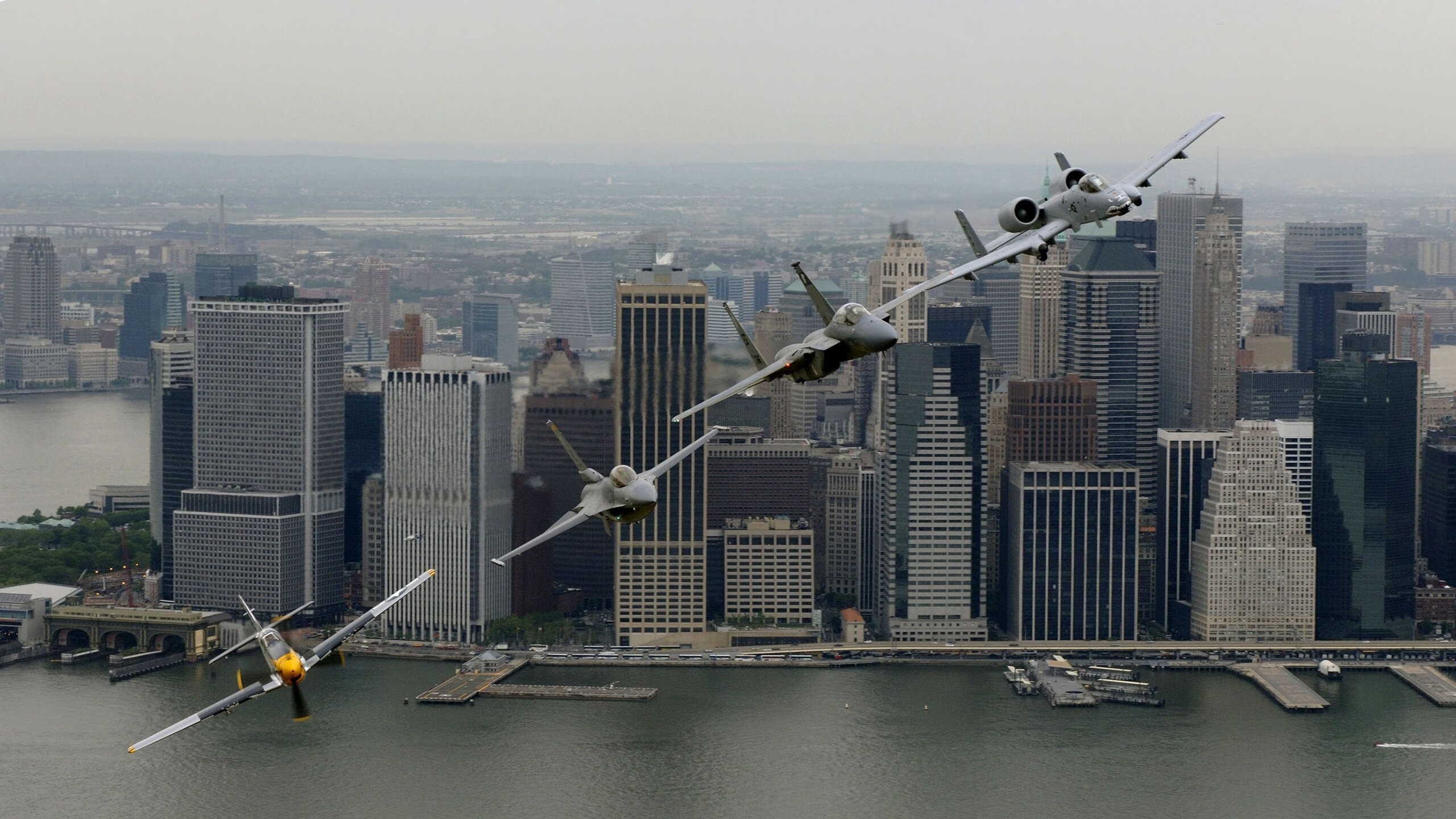 黄蜂攻势如潮压制公牛，库里三分神射惊艳四座